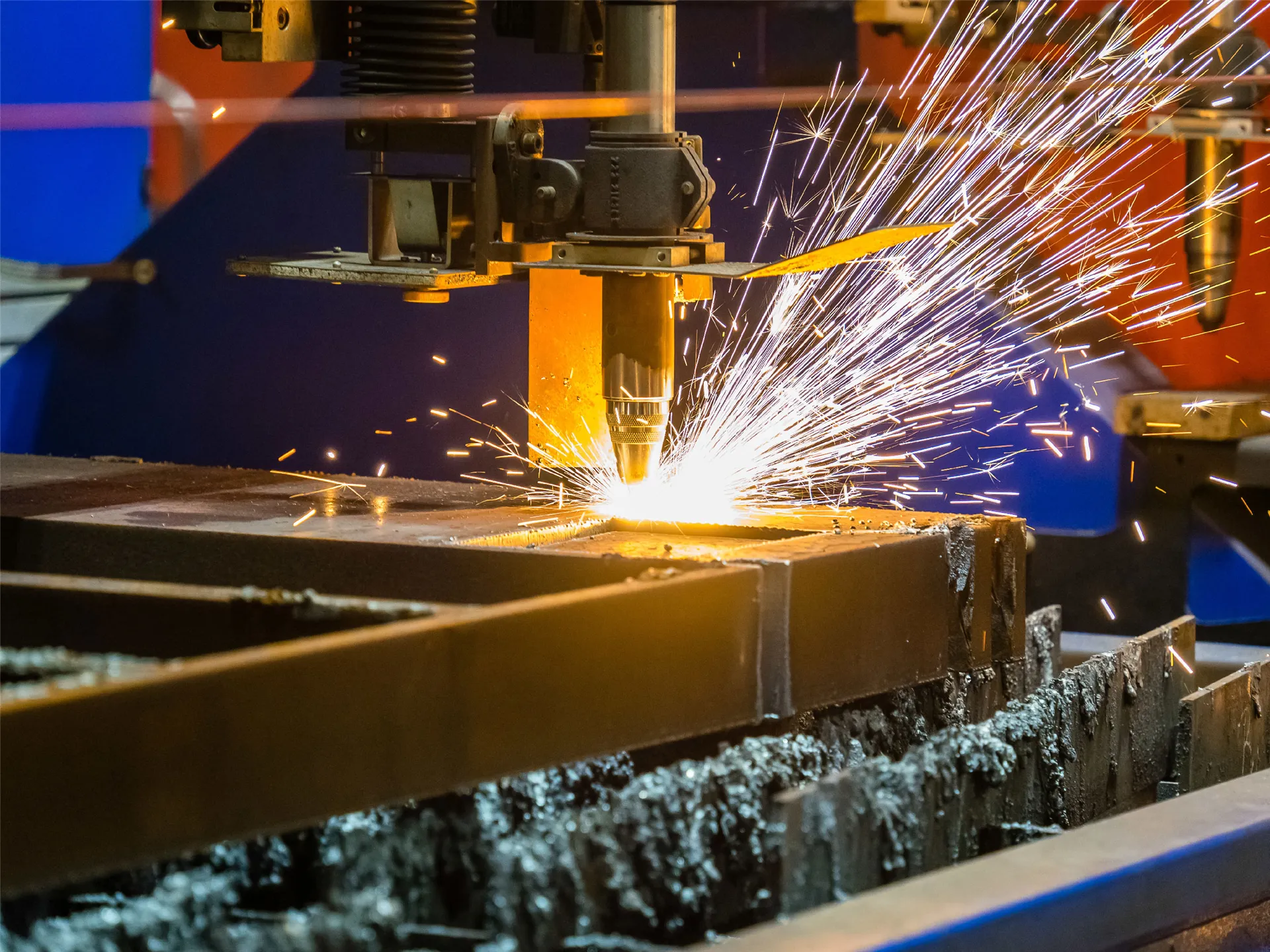 What Is Plasma Cutting? What Are Its Advantages?